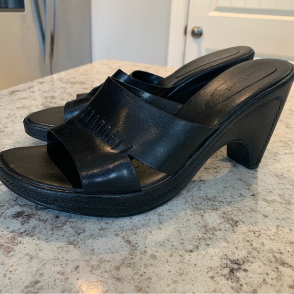 Paolo Corelli black dressy shoes, 8.5, 4” heel 
Leather upper - Picture 2 of 9